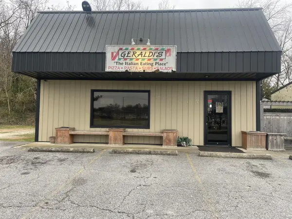 395 & 397 Sale Barn Road, Cassville, MO 65625