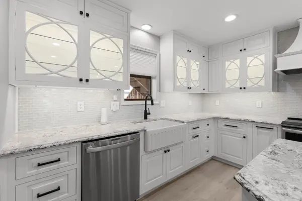 24 Starboard DR #6, Kimberling City, MO 65686