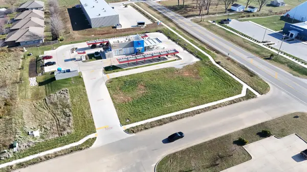 5450 N 12th ST, Ozark, MO 65721