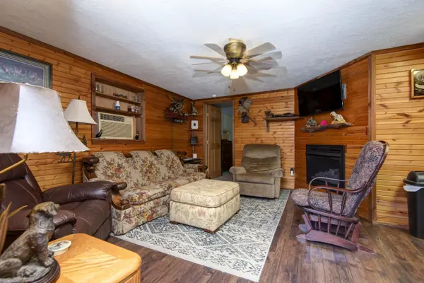 27005 Farm Rd 2250, Golden, MO 65658
