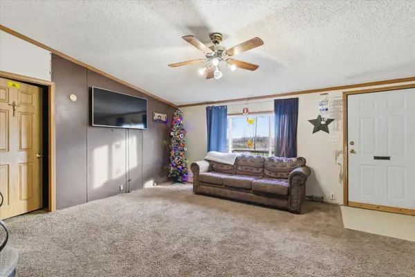 551 E Dunkle ST, Everton, MO 65646