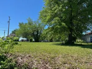 2916 E 9th ST, Joplin, MO 64801