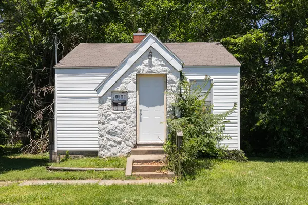 1701-1709 E Chestnut ST, Springfield, MO 65802