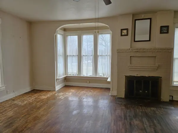 405 College ST, Mt Vernon, MO 65712