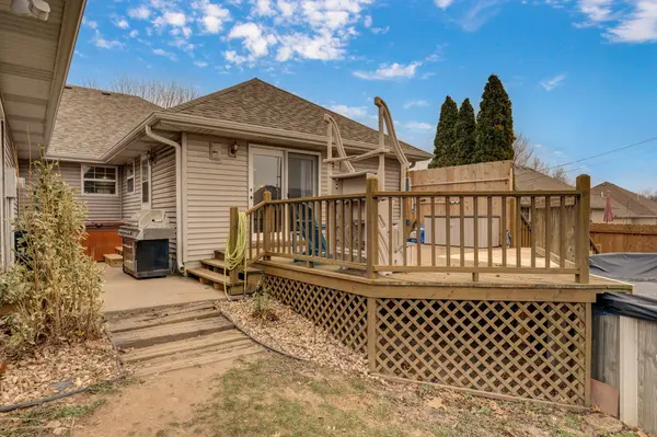 1302 E Primrose LN, Republic, MO 65738