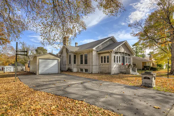1830 S Maple ST, Carthage, MO 64836
