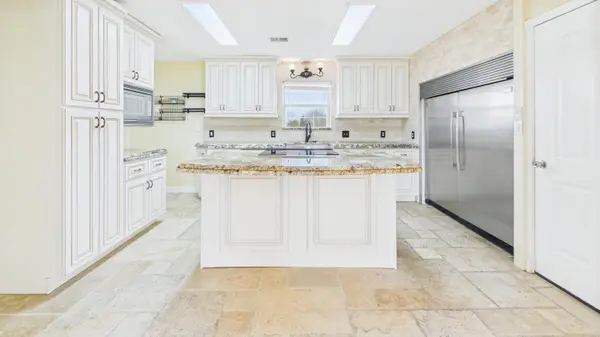 170 Country View RD, Highlandville, MO 65669