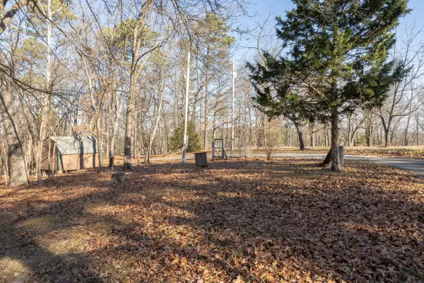 56 Thompson LN, Noel, MO 64854