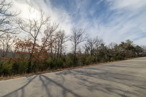 #4 Fox Hollow RD, Branson West, MO 65737