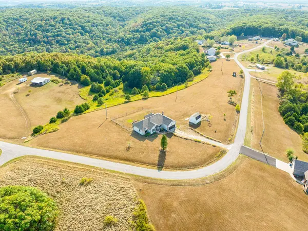710 Hilltop Vista RD, Reeds Spring, MO 65737