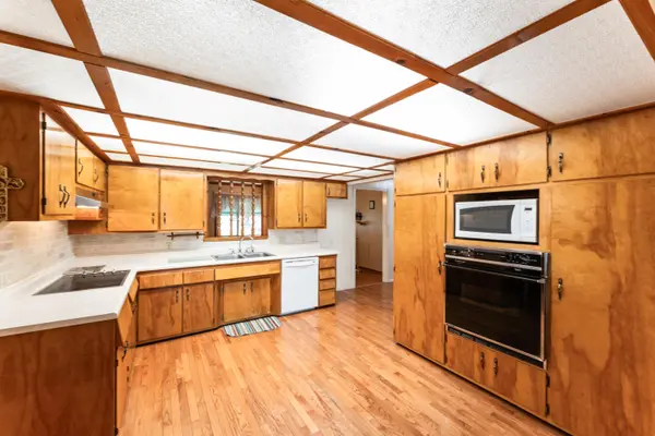 1719 N Pine ST, Nixa, MO 65714