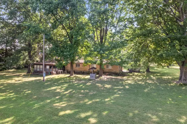 1721 N Pine ST, Nixa, MO 65714