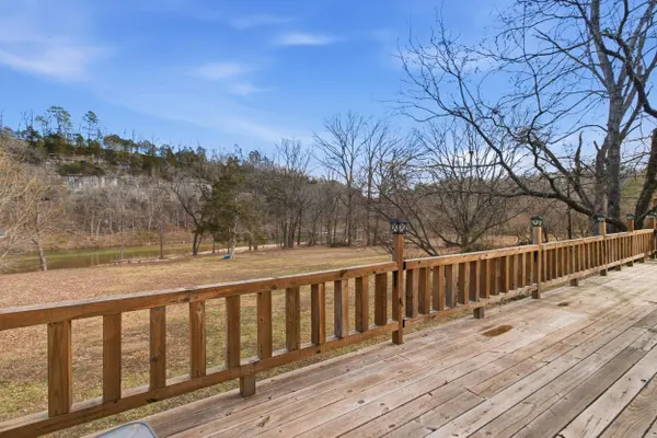 1288 County Road 334, Tecumseh, MO 65760
