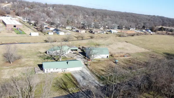 1507 Washington AVE, Seneca, MO 64865