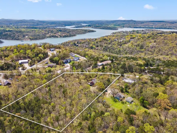 418 Briar Cliff RD, Lampe, MO 65681