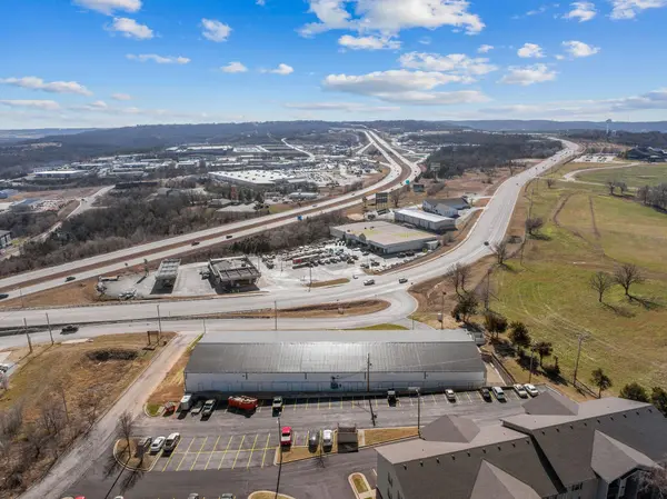 201 Blue Sky LN #567, Hollister, MO 65672