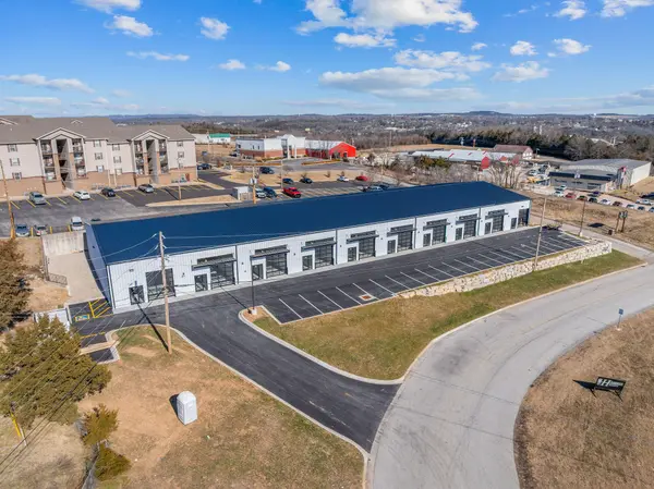 201 Blue Sky LN #34, Hollister, MO 65672