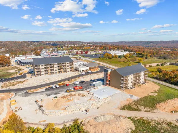 88 Towers Aly Unit #202, Kimberling City, MO 65686