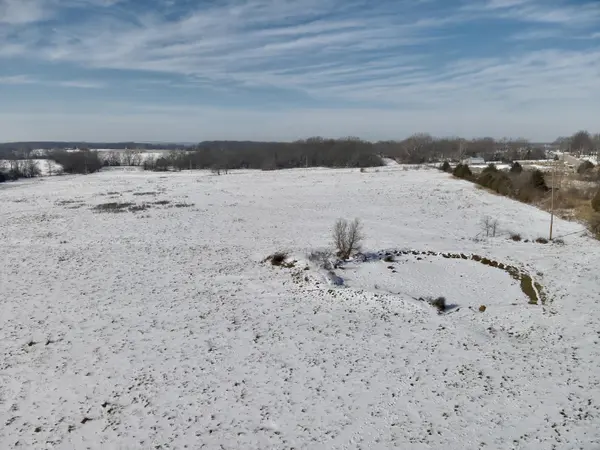 000 32, Bolivar, MO 65613