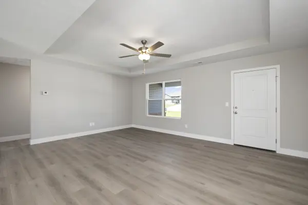 1753 Cash DR, Mt Vernon, MO 65712