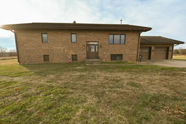 27668 E Katy Track RD, Walker, MO 64790