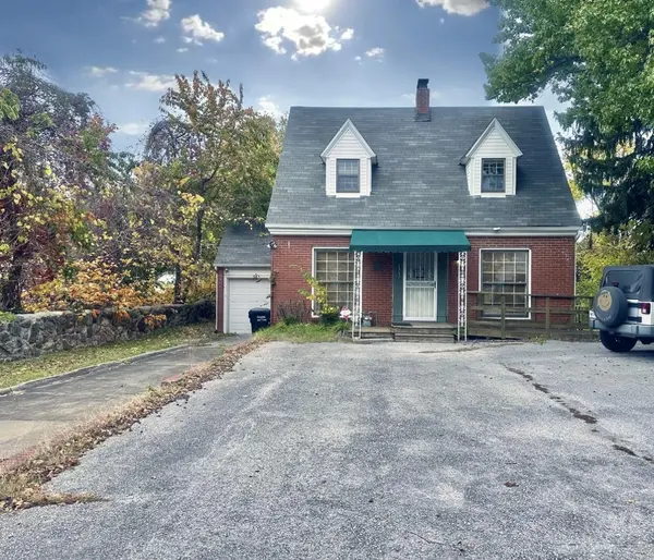 1737 E Walnut ST, Springfield, MO 65802