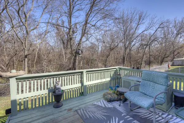1206 Douglas CT, Carthage, MO 64836
