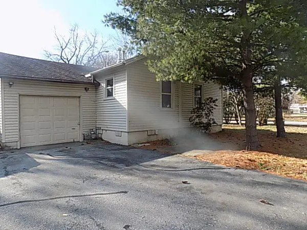 1232 N Farmer AVE, Springfield, MO 65802