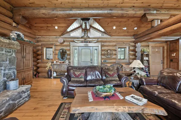 560 County Road 170, Diamond, MO 64840