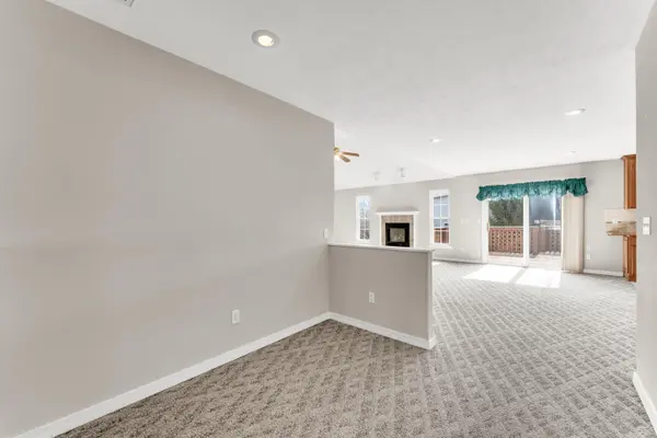 1518 W Stagecoach CT, Nixa, MO 65714