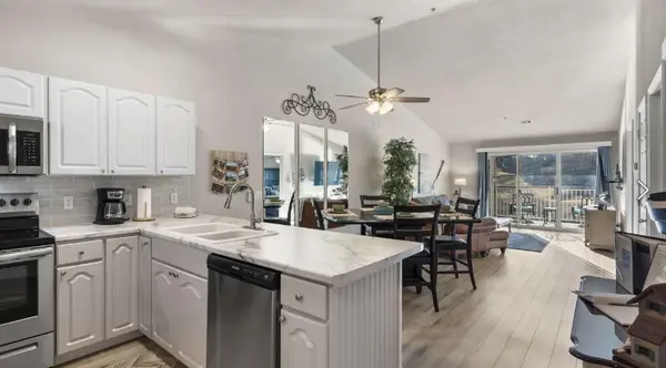 31 Golfshores DR #Apt 19, Branson, MO 65616