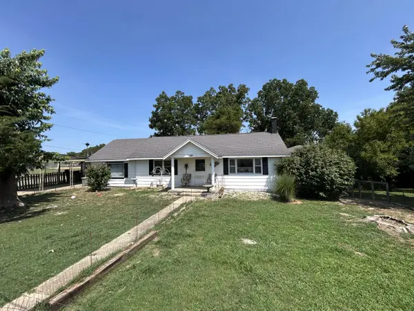 820 2nd ST, Cabool, MO 65689