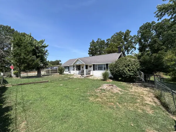 820 2nd ST, Cabool, MO 65689