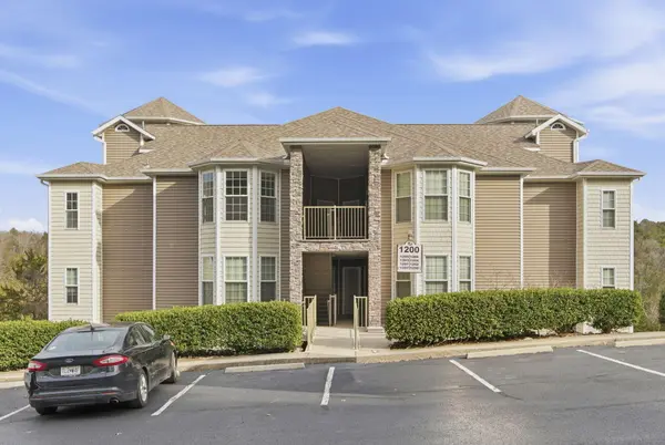 1202 Rocky Shore TER, Kimberling City, MO 65686