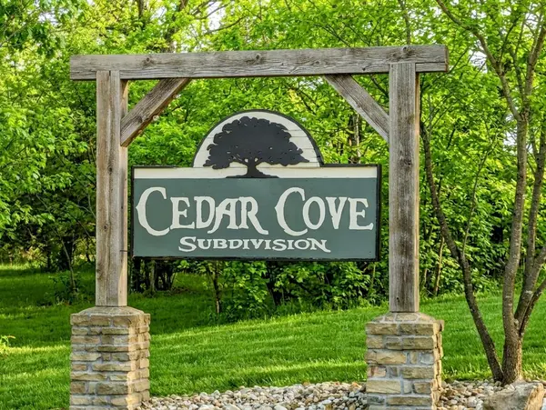 11 Tall Cedar LN, Reeds Spring, MO 65737