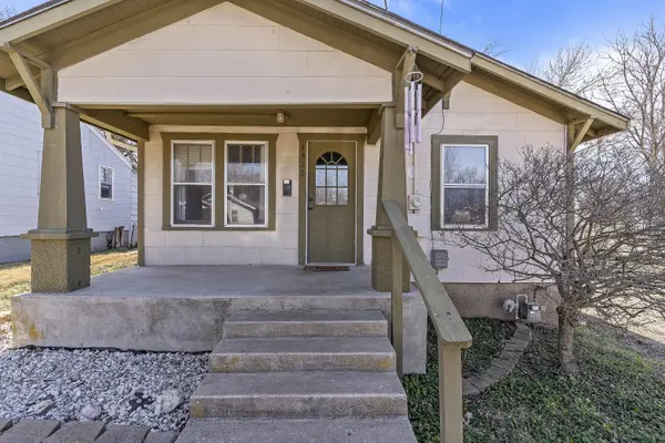 1328 W Elm ST, Springfield, MO 65806