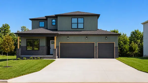 118 E Acacia CIR, Clever, MO 65631