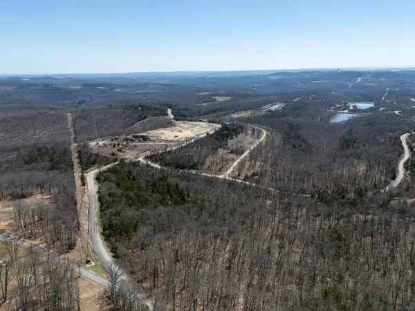000 Keystone RD, Reeds Spring, MO 65737