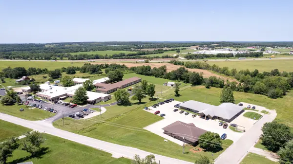 497 Pomme De Terre DR, Marshfield, MO 65706