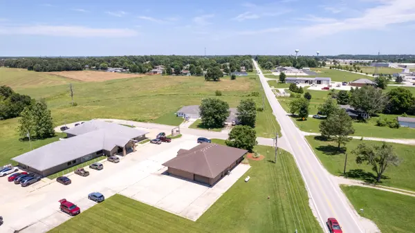 497 Pomme De Terre DR, Marshfield, MO 65706