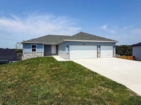 2121 N 25th ST, Ozark, MO 65721