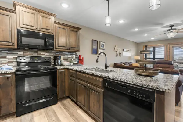 172 Dogwood Park TRL #1110, Branson, MO 65616