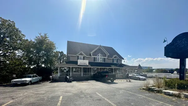 2420 W 76 Country BLVD, Branson, MO 65616