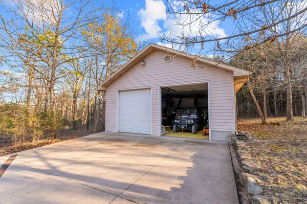 150 Temple LN, Shell Knob, MO 65747