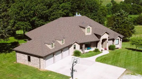851 N Oak Arbor LN, Bois D Arc, MO 65612