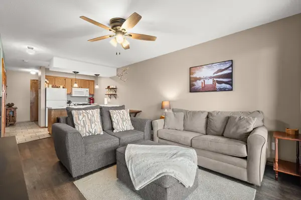 437 Notch LN #8, Branson West, MO 65737