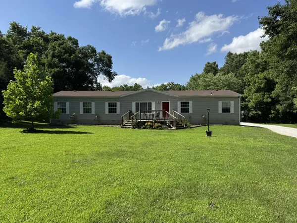 22465 E 850th RD, Humansville, MO 65674