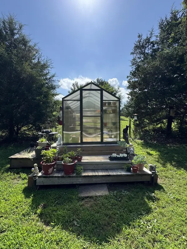 22465 E 850th RD, Humansville, MO 65674