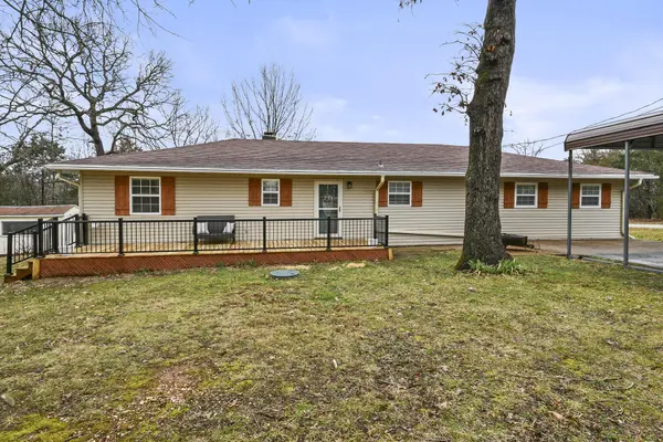 12 Old Happy Hollow TRL, Lampe, MO 65681