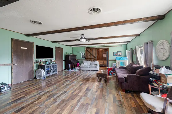 1302 Valley AVE, Ava, MO 65608